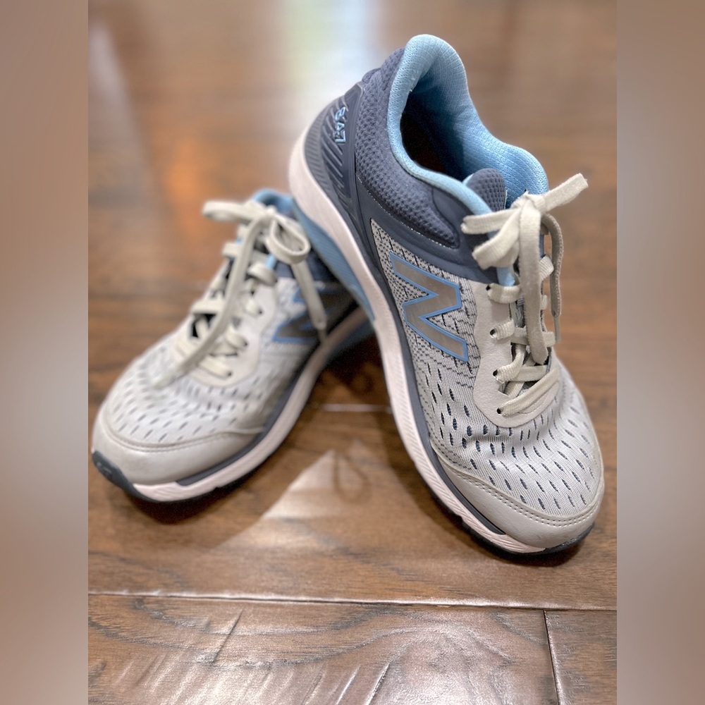 New Balance Light Aluminum/Indigo Walking Shoes Size 9.5